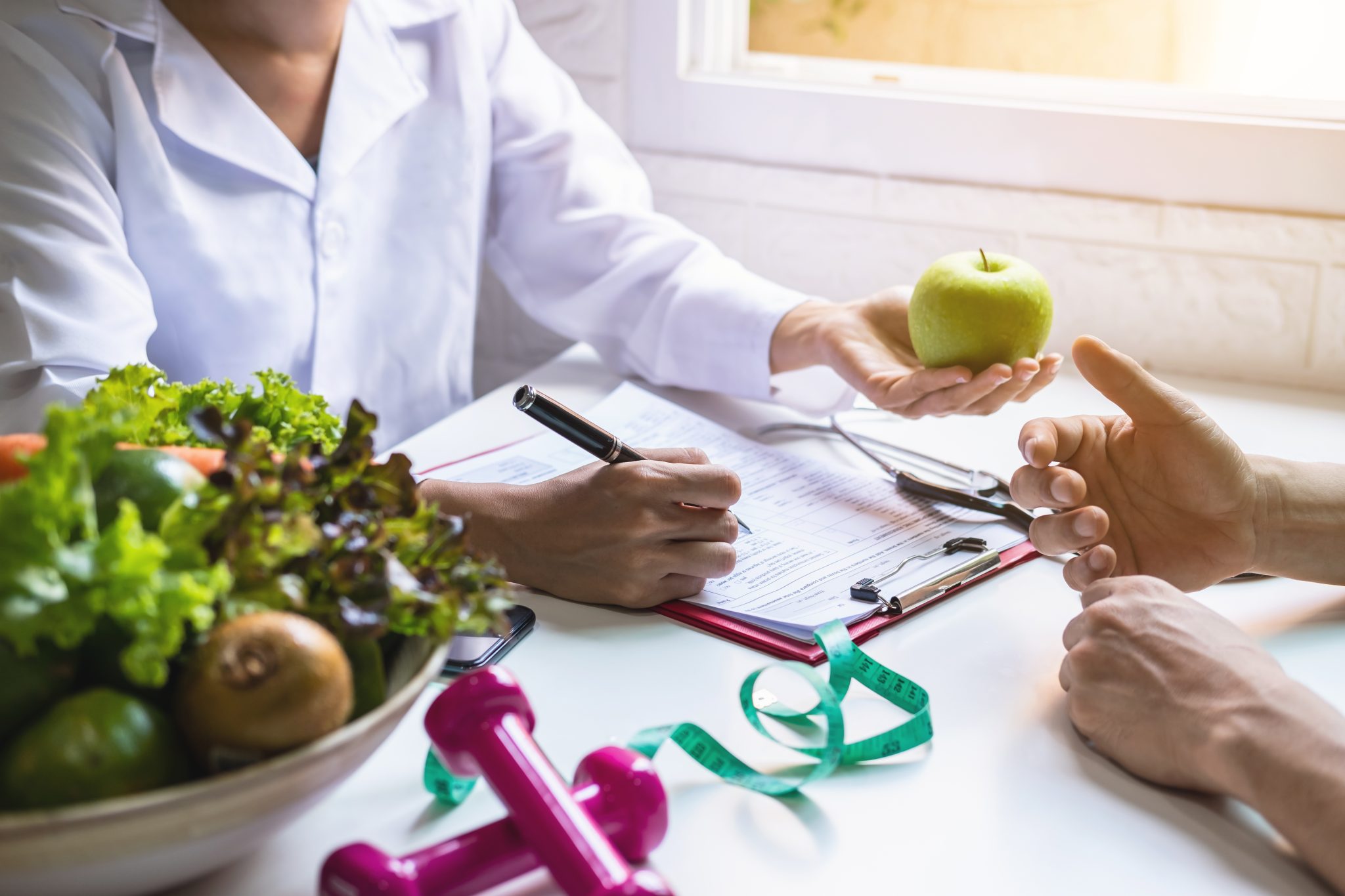 Imagen hábitos saludables para cuidar de ti y de tus pacientes